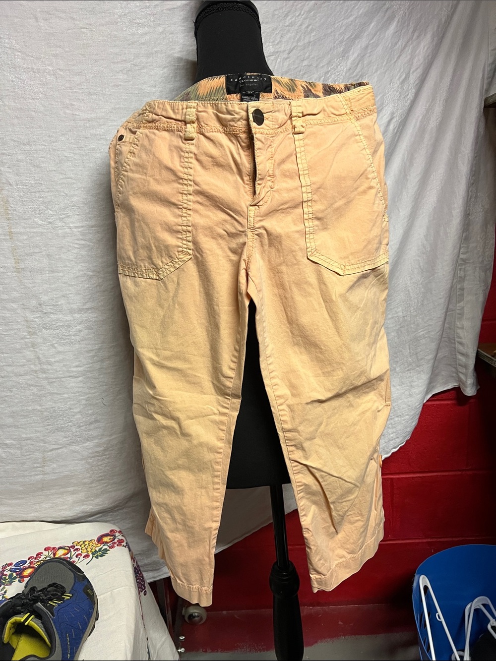 Sanctuary Light Peach Capris
